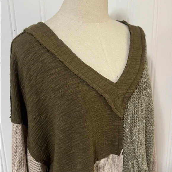 POL Olive and Beige V-Neck Sweater - Picture 6 of 9